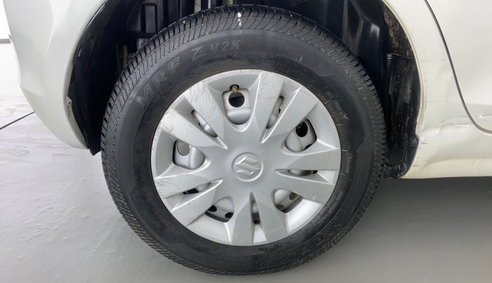 2017 Maruti Swift LXI OPT, Petrol, Manual, 22,911 km, Right Rear Wheel