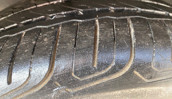 2023 Tata ALTROZ XZ + SUNROOF, Petrol, Manual, 37,220 km, Left Front Tyre Tread