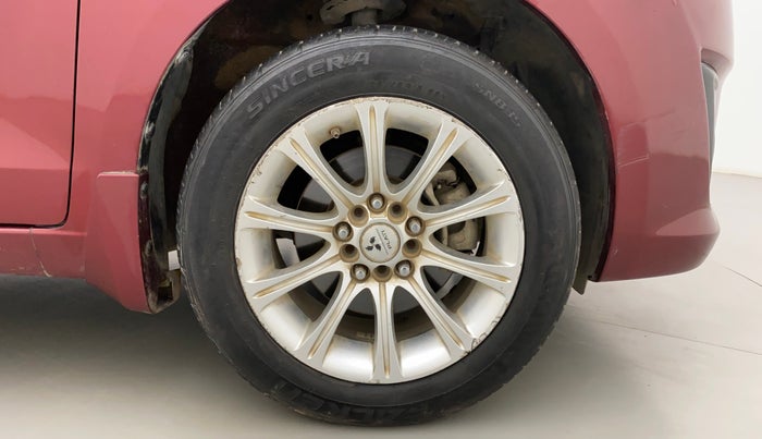 2012 Maruti Ertiga VDI, Diesel, Manual, 82,321 km, Right Front Wheel