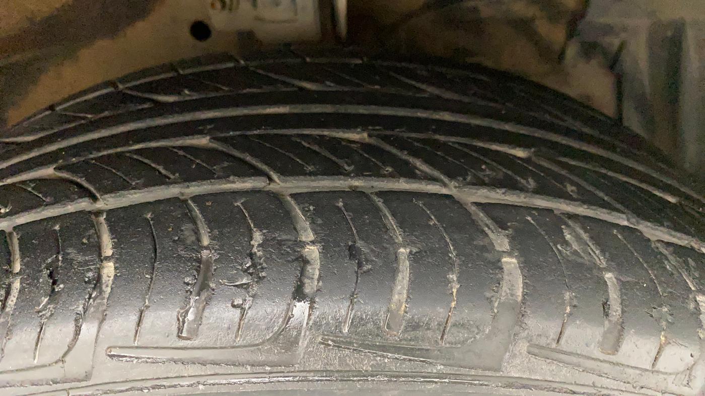 2012 Maruti Ertiga VDI, Diesel, Manual, 82,321 km, Right Front Tyre Tread