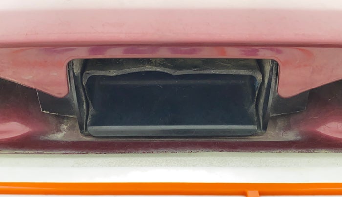 2012 Maruti Ertiga VDI, Diesel, Manual, 82,321 km, Dicky (Boot door) - Handle has minor damage