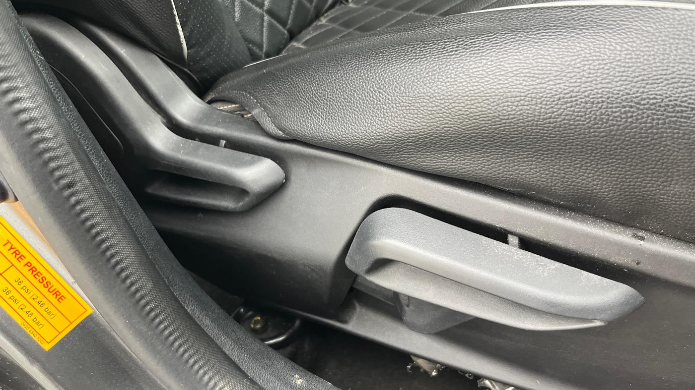 2020 Tata Tiago XZA PLUS PETROL, Petrol, Automatic, 31,205 km, Driver Side Adjustment Panel