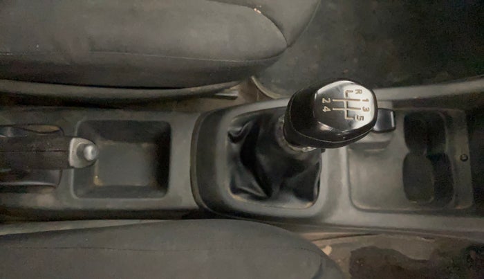 2016 Renault Kwid RXT 1.0, CNG, Manual, 93,636 km, Gear Lever