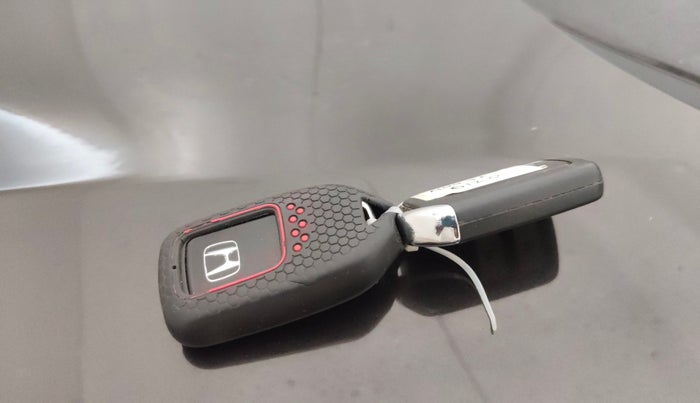 2016 Honda CRV 2.4L 4WD AVN AT, Petrol, Automatic, 90,696 km, Key Close Up