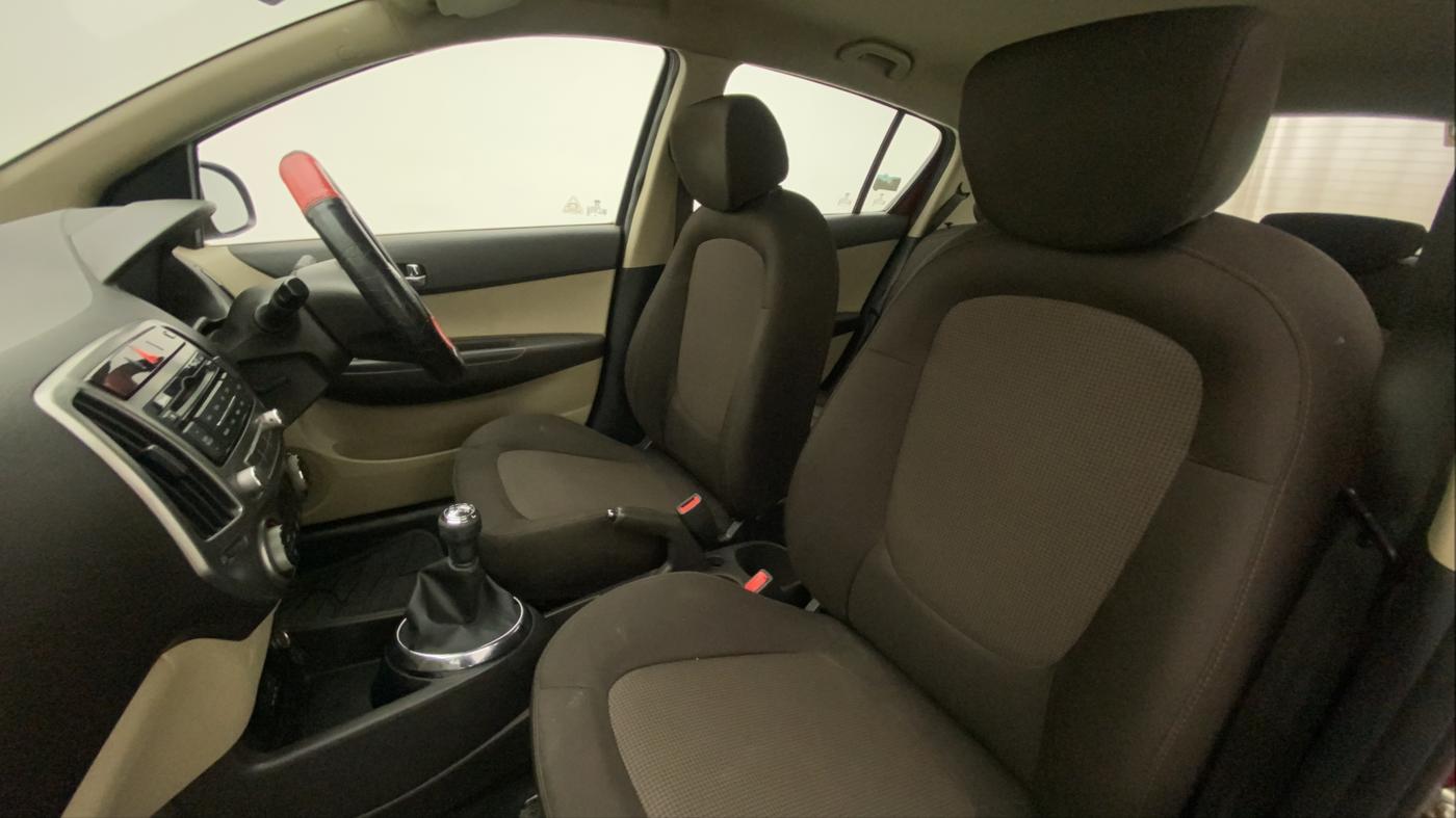2013 Hyundai i20 SPORTZ 1.2, Petrol, Manual, 81,359 km, Right Side Front Door Cabin