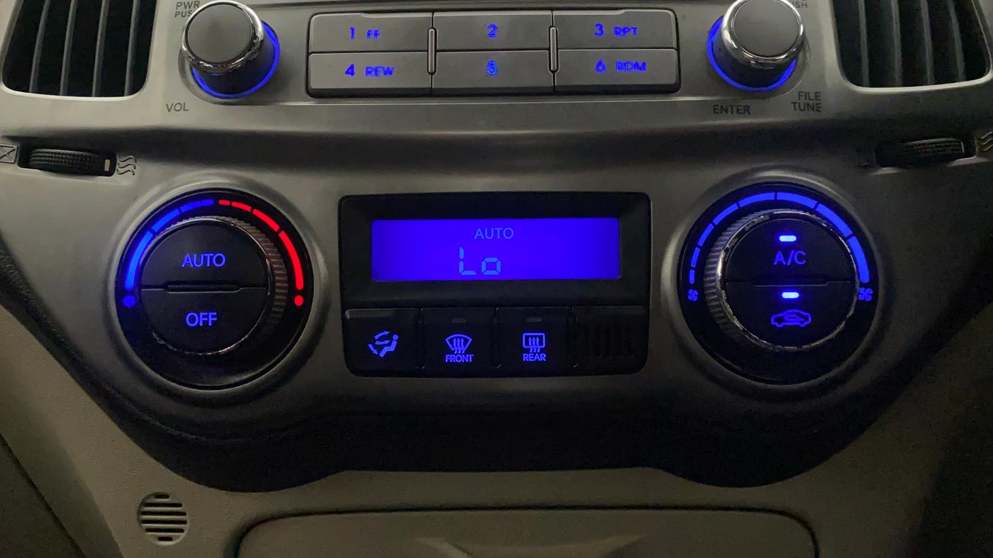 2013 Hyundai i20 SPORTZ 1.2, Petrol, Manual, 81,359 km, Automatic Climate Control