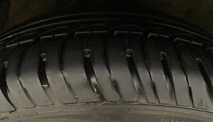 2013 Hyundai i20 SPORTZ 1.2, Petrol, Manual, 81,359 km, Left Front Tyre Tread