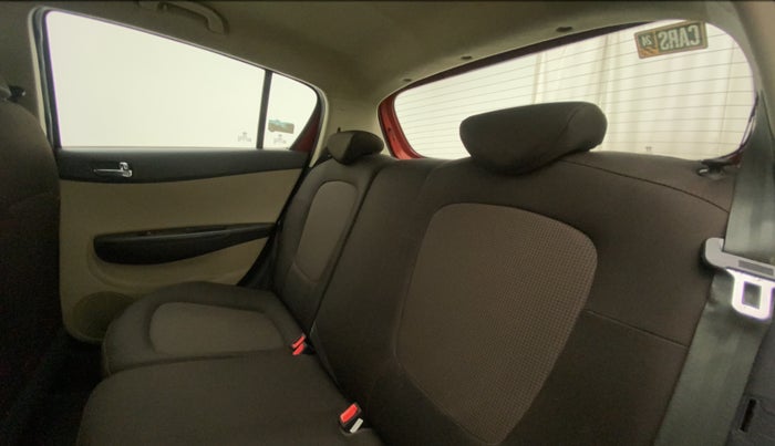 2013 Hyundai i20 SPORTZ 1.2, Petrol, Manual, 81,359 km, Right Side Rear Door Cabin