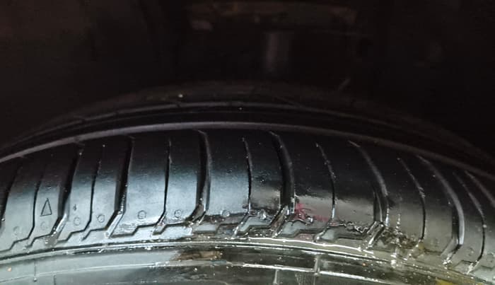 2020 Tata ALTROZ XZ PETROL, CNG, Manual, 59,591 km, Left Front Tyre Tread