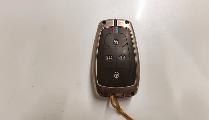 2020 Tata ALTROZ XZ PETROL, CNG, Manual, 59,591 km, Key Close Up