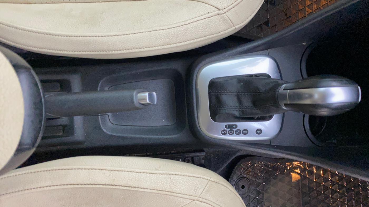 2022 Volkswagen Vento HIGHLINE PLUS 1.0L TSI AT, Petrol, Automatic, 83,459 km, Gear Lever