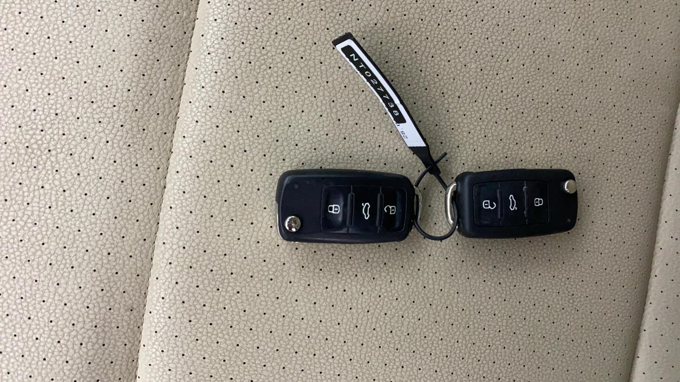 2022 Volkswagen Vento HIGHLINE PLUS 1.0L TSI AT, Petrol, Automatic, 83,459 km, Key Close Up
