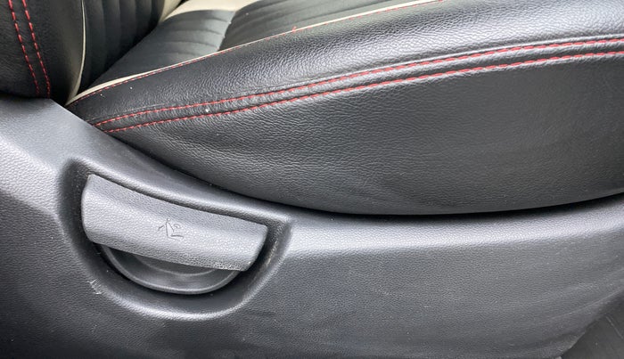 2019 Hyundai Grand i10 SPORTZ 1.2 KAPPA VTVT, Petrol, Manual, 35,929 km, Driver Side Adjustment Panel