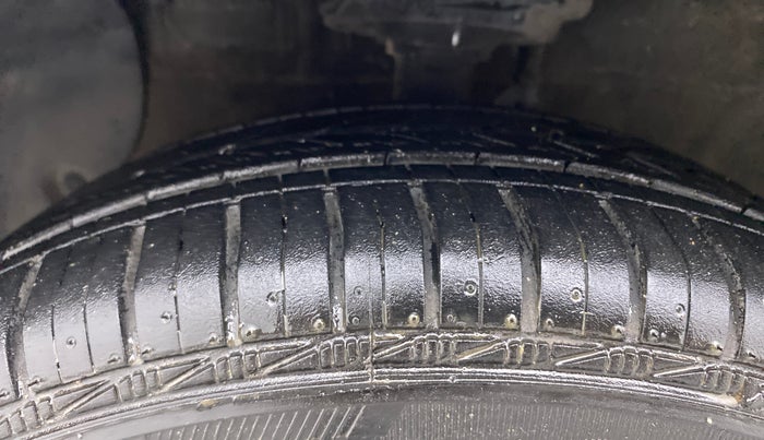 2019 Hyundai Grand i10 SPORTZ 1.2 KAPPA VTVT, Petrol, Manual, 35,929 km, Left Front Tyre Tread