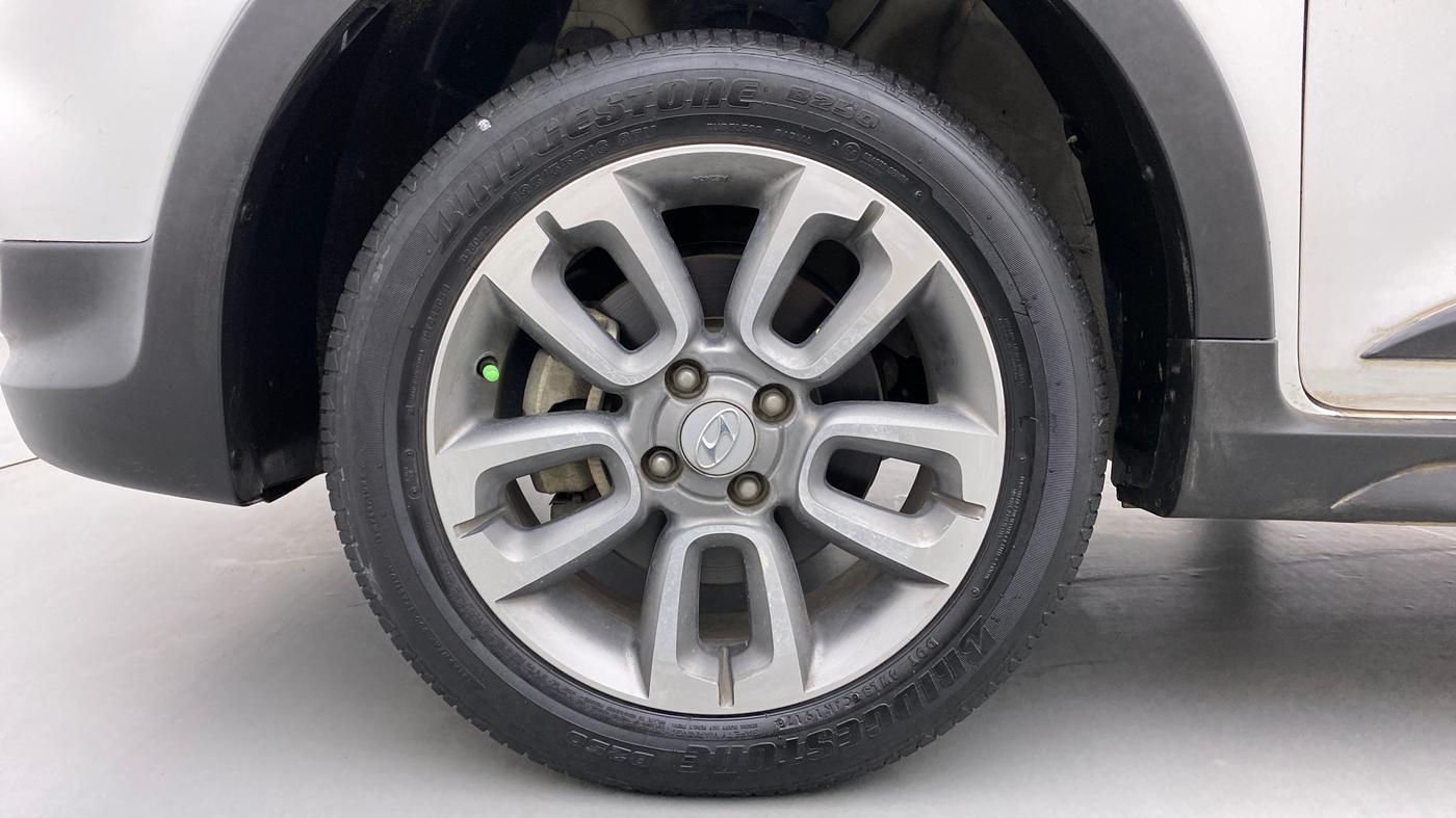 2017 Hyundai i20 Active 1.2 SX, Petrol, Manual, 33,242 km, Left Front Wheel