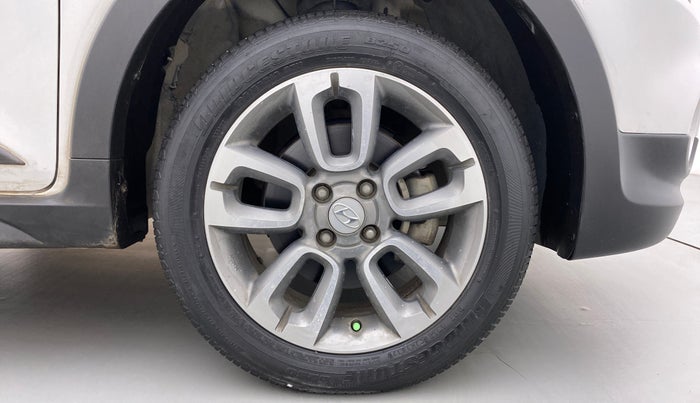 2017 Hyundai i20 Active 1.2 SX, Petrol, Manual, 33,242 km, Right Front Wheel