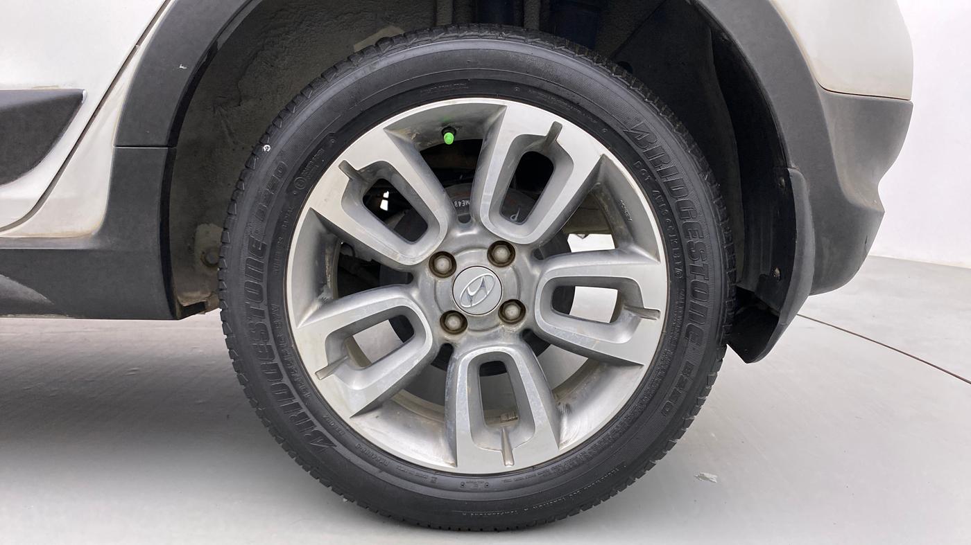 2017 Hyundai i20 Active 1.2 SX, Petrol, Manual, 33,242 km, Left Rear Wheel