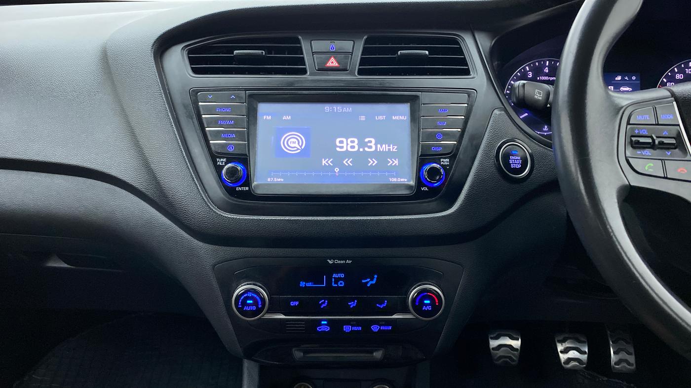 2017 Hyundai i20 Active 1.2 SX, Petrol, Manual, 33,242 km, Air Conditioner