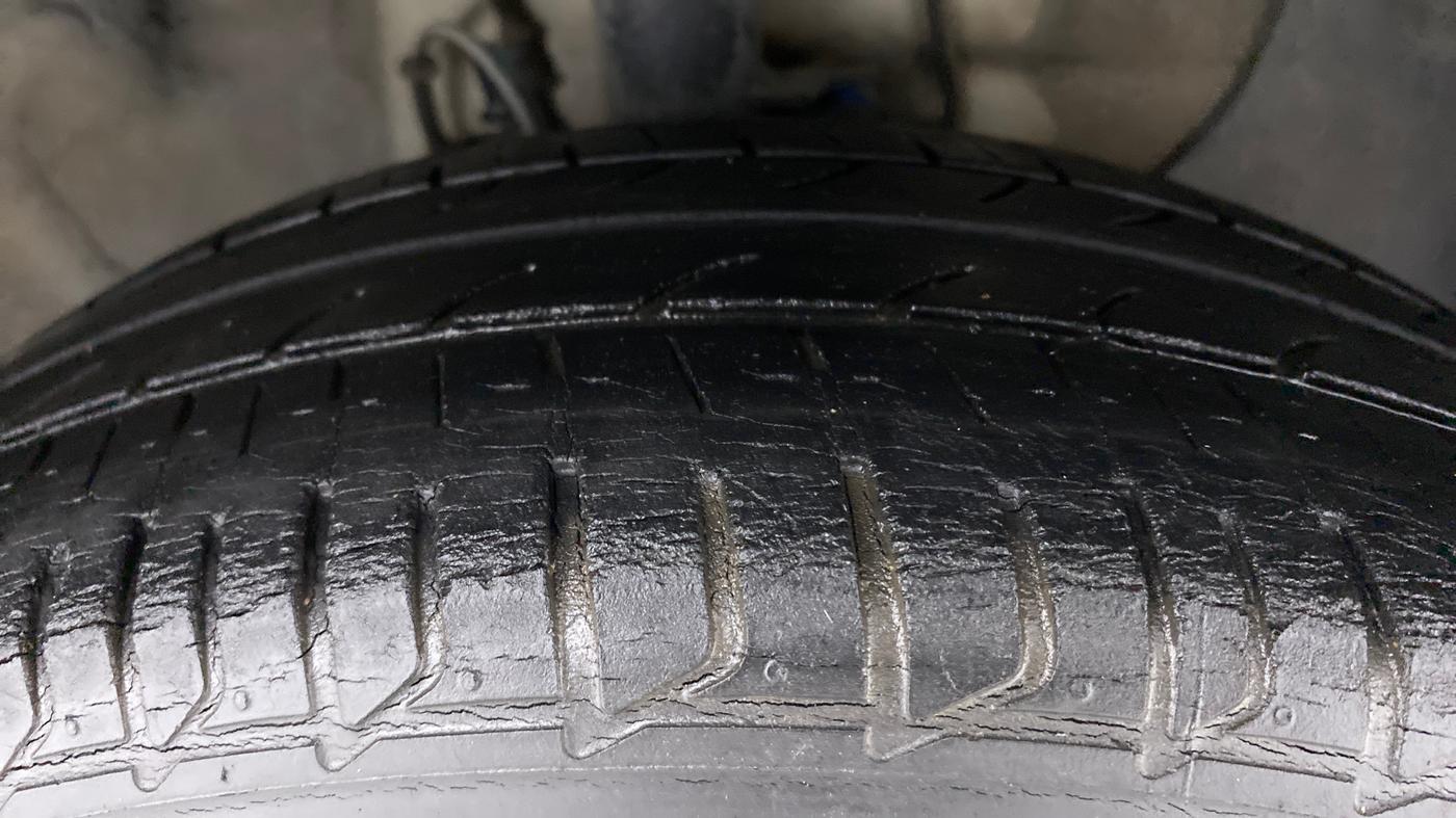 2017 Hyundai i20 Active 1.2 SX, Petrol, Manual, 33,242 km, Right Front Tyre Tread