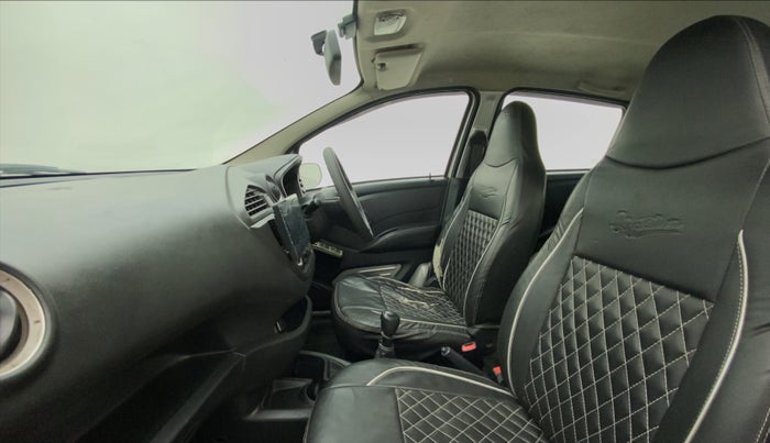 2018 Datsun Redi Go A, CNG, Manual, 67,155 km, Right Side Front Door Cabin