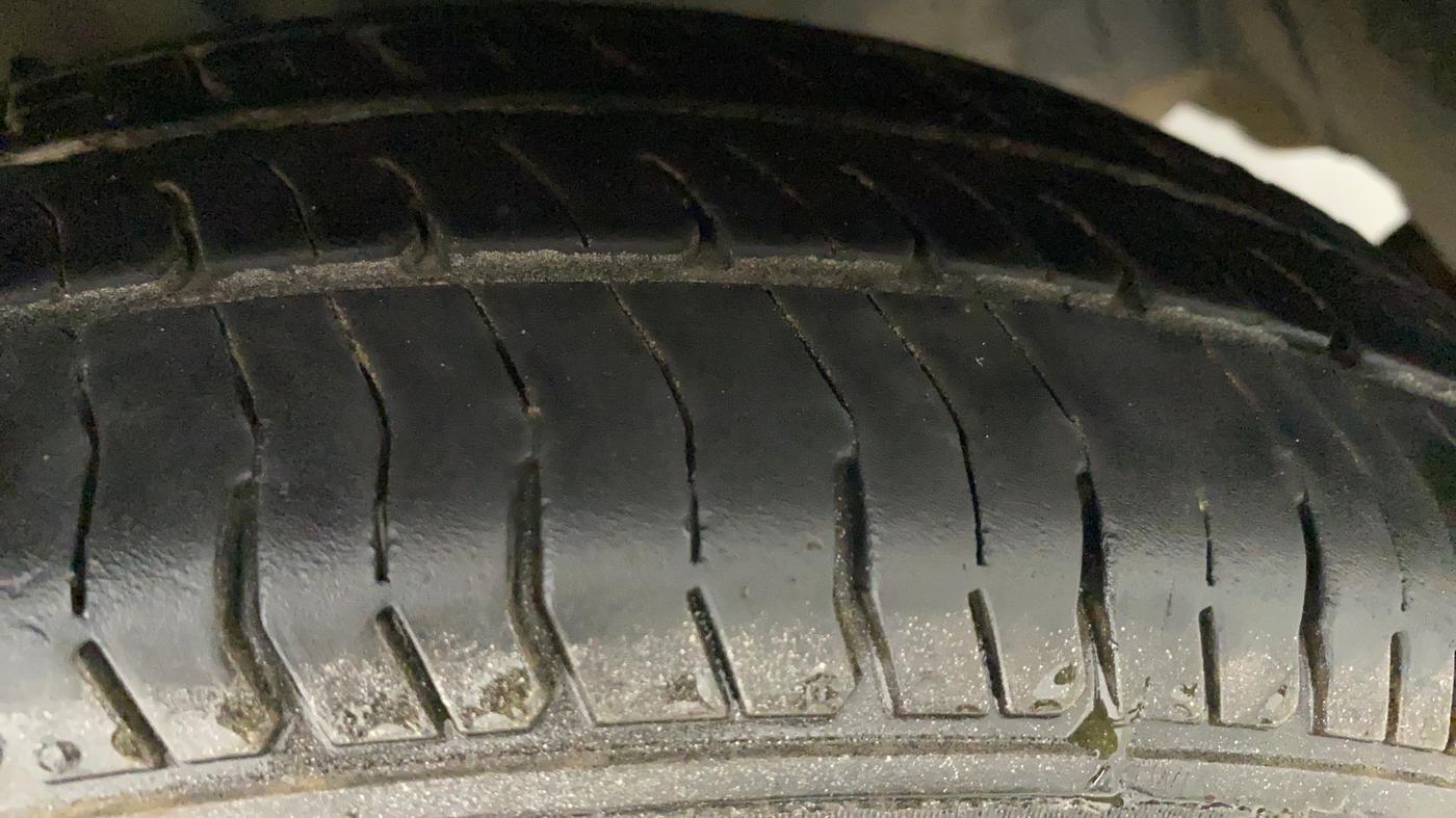 2018 Datsun Redi Go A, CNG, Manual, 67,155 km, Left Front Tyre Tread