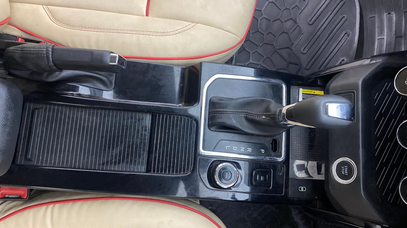 2021 Renault Kiger RXZ TURBO CVT DUAL TONE, Petrol, Automatic, 37,185 km, Gear Lever