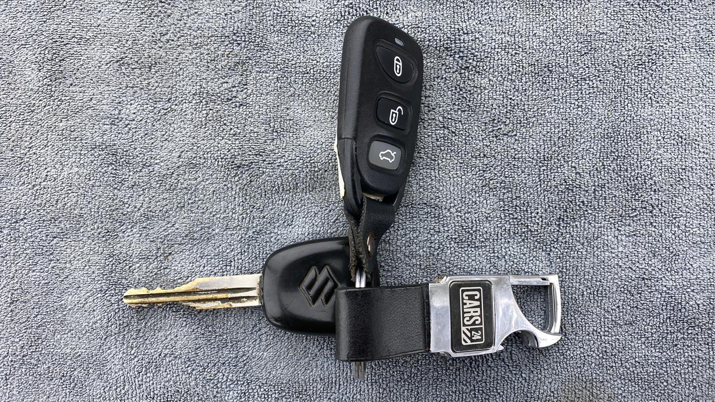 2014 Maruti Alto K10 LXI P, Petrol, Manual, 64,645 km, Key Close Up