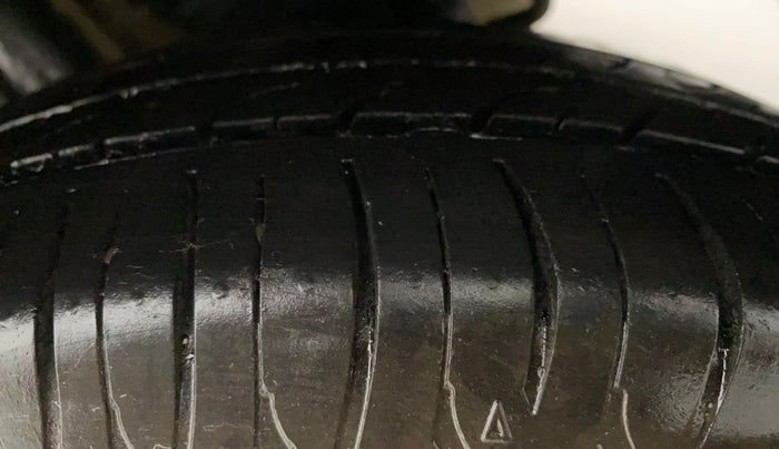 2016 Maruti Celerio VXI CNG, CNG, Manual, 70,685 km, Left Rear Tyre Tread