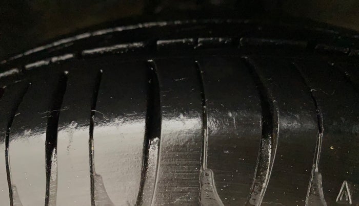 2016 Maruti Celerio VXI CNG, CNG, Manual, 70,685 km, Right Front Tyre Tread