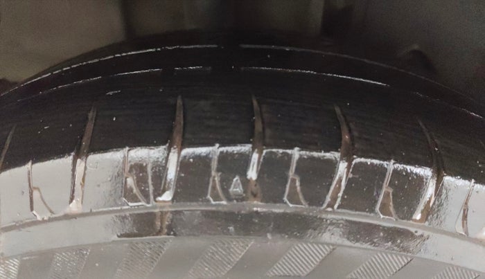 2018 Tata Tiago XZ DIESEL, Diesel, Manual, 1,47,128 km, Right Rear Tyre Tread