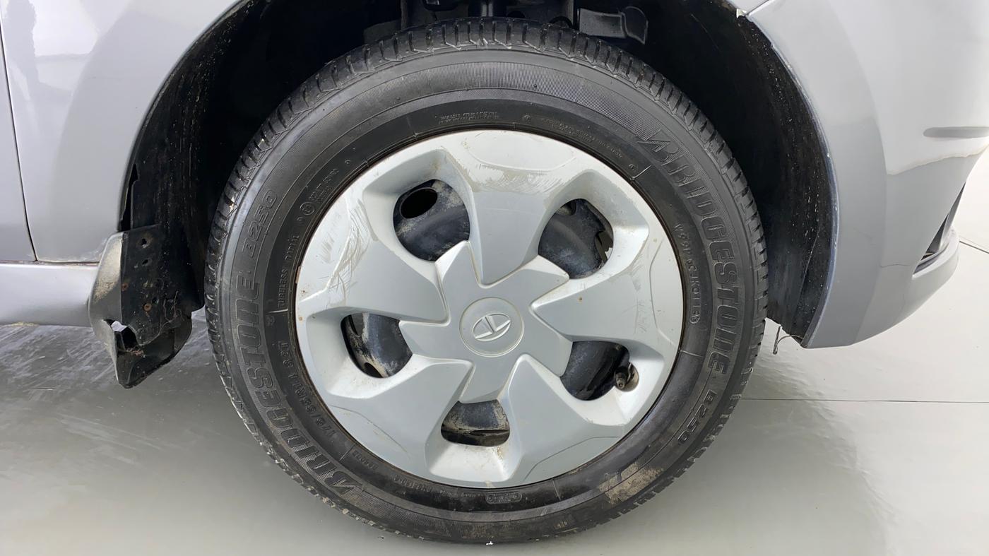 2019 Tata Tiago XT 1.2 REVOTRON, Petrol, Manual, 10,514 km, Right Front Wheel
