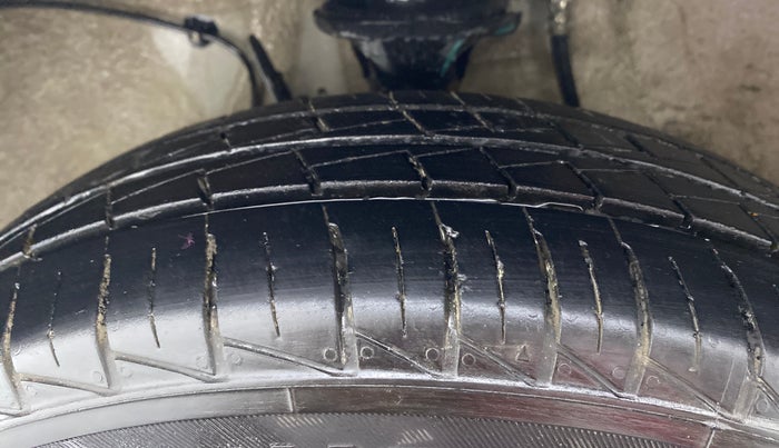 2021 Maruti Alto LXI, Petrol, Manual, 8,114 km, Left Front Tyre Tread