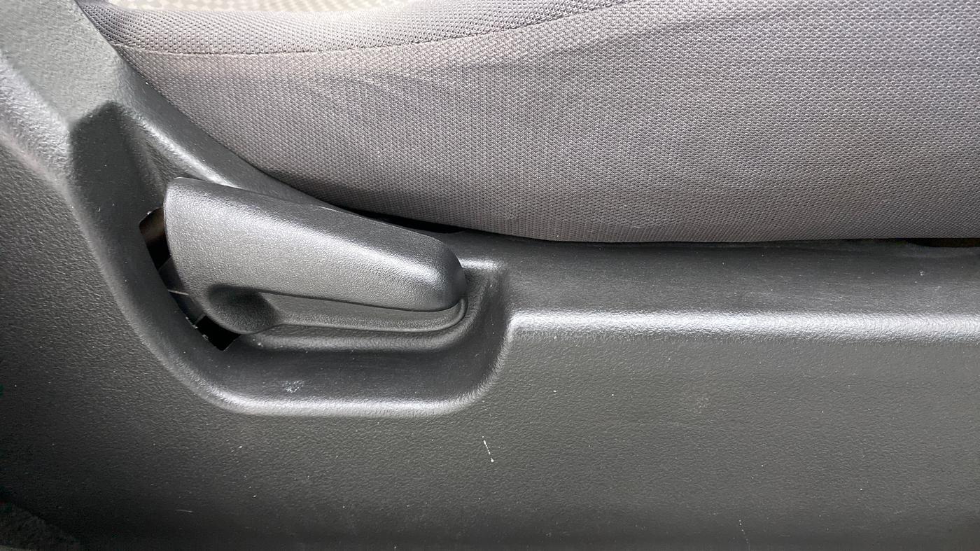 2013 Maruti Wagon R 1.0 LXI CNG, CNG, Manual, 84,236 km, Driver Side Adjustment Panel