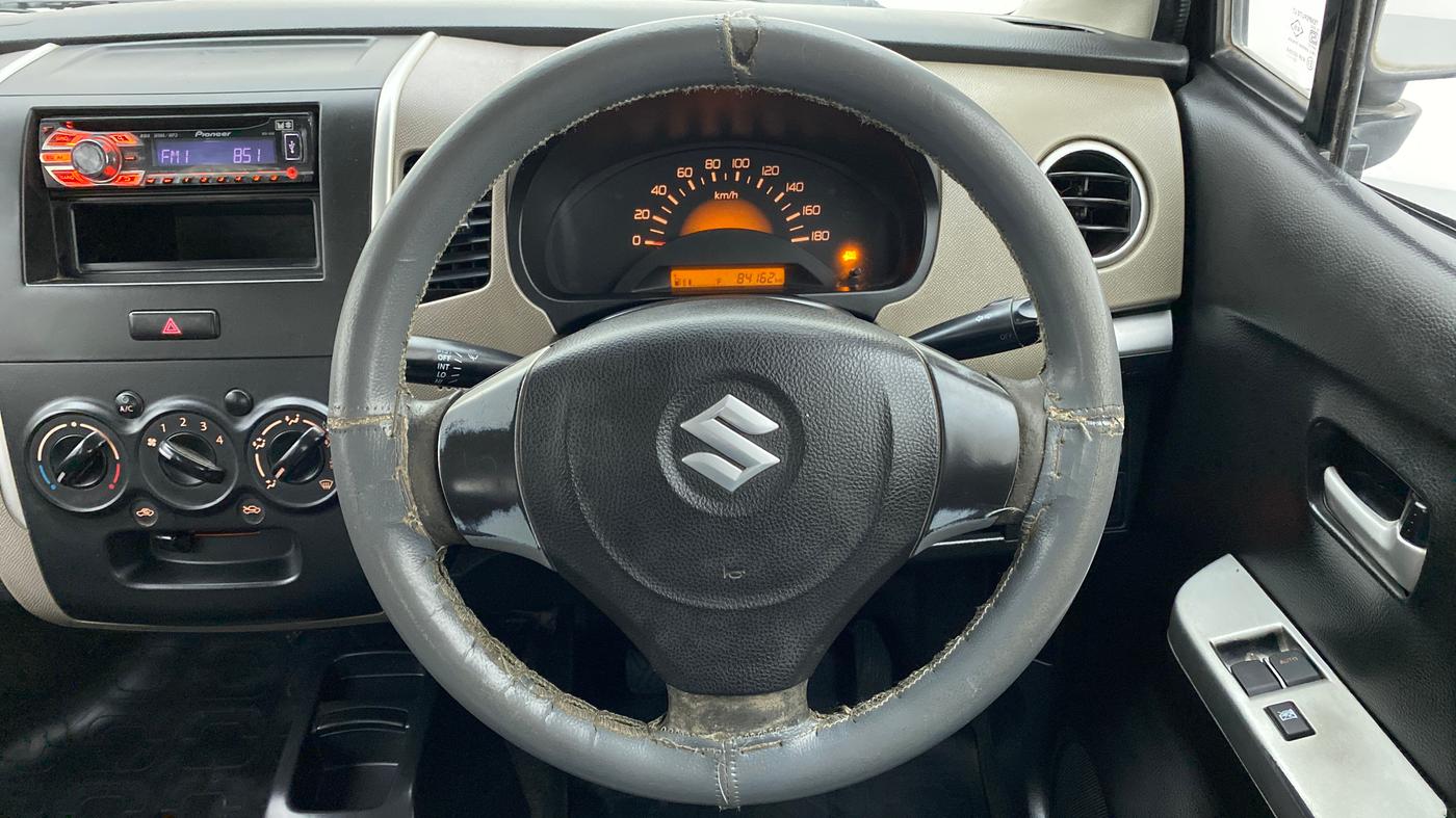 2013 Maruti Wagon R 1.0 LXI CNG, CNG, Manual, 84,236 km, Steering Wheel Close Up