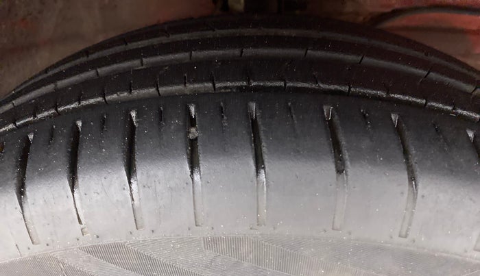 2020 Maruti Swift ZXI PLUS AMT, Petrol, Automatic, 19,663 km, Right Front Tyre Tread
