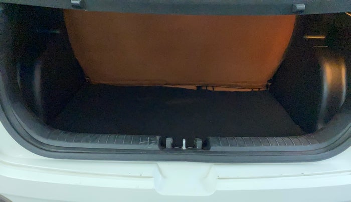 2019 Hyundai VENUE SX 1.0 TURBO, Petrol, Manual, 71,584 km, Boot Inside