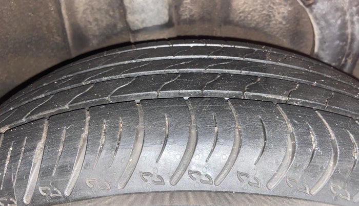 2022 Nissan MAGNITE XV TURBO CVT, Petrol, Automatic, 44,865 km, Right Rear Tyre Tread