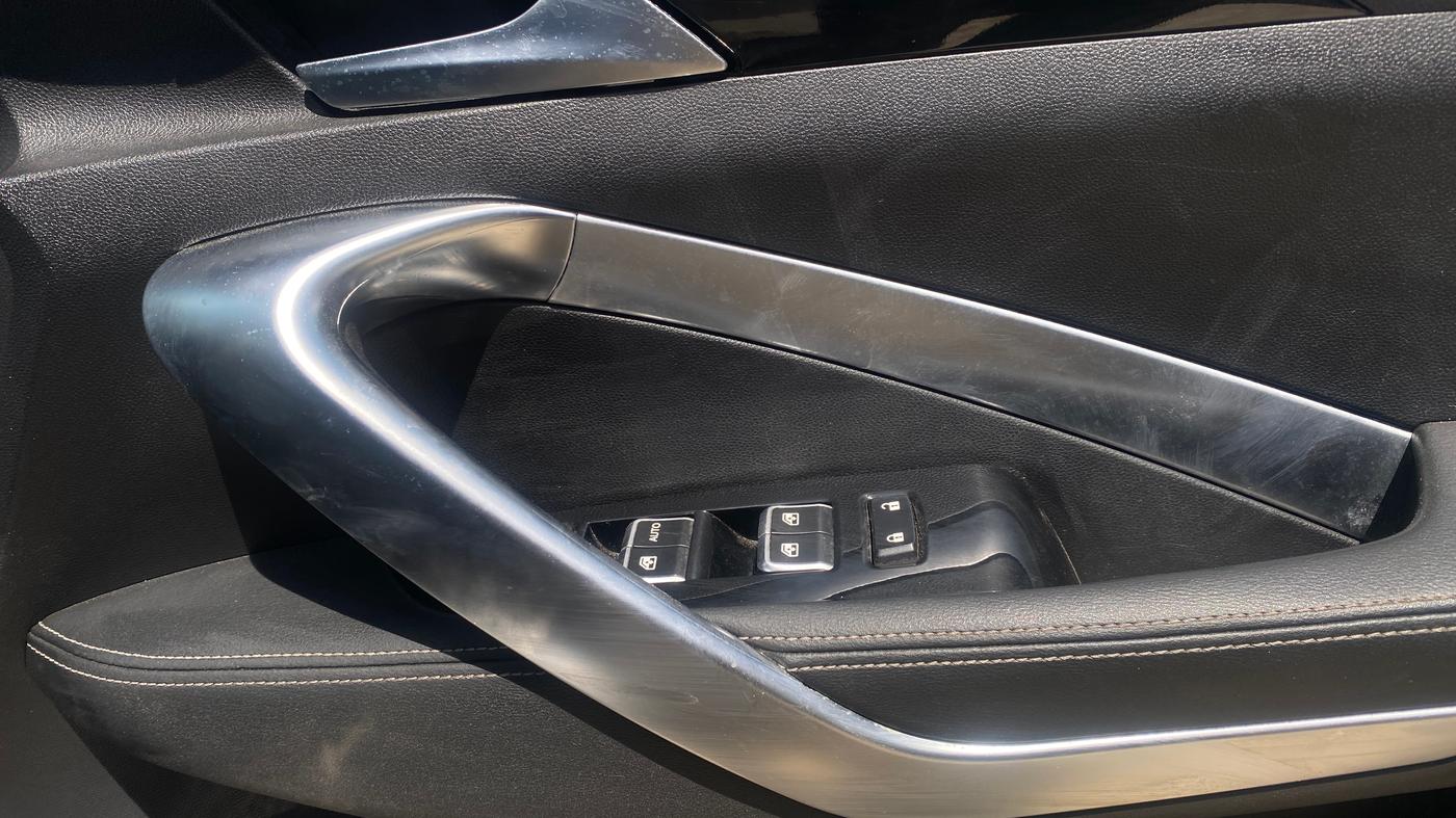 2020 MG HECTOR SHARP 1.5 DCT PETROL, Petrol, Automatic, 46,125 km, Driver Side Door Panels Control