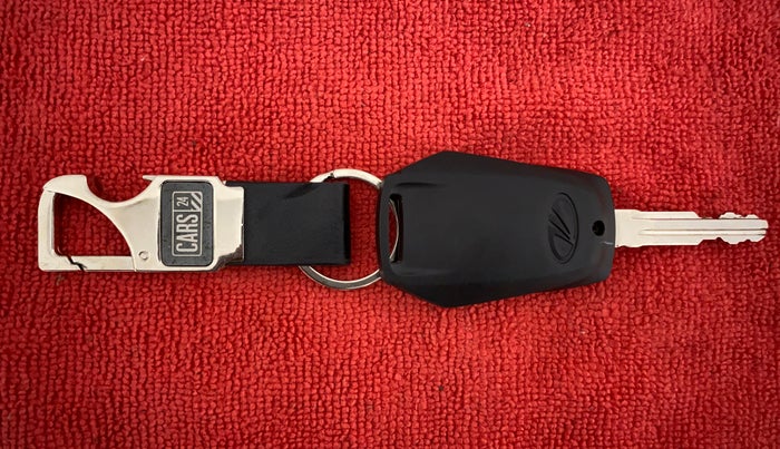 2019 Mahindra Kuv100 K2 TRIP CNG, CNG, Manual, 33,292 km, Key Close Up