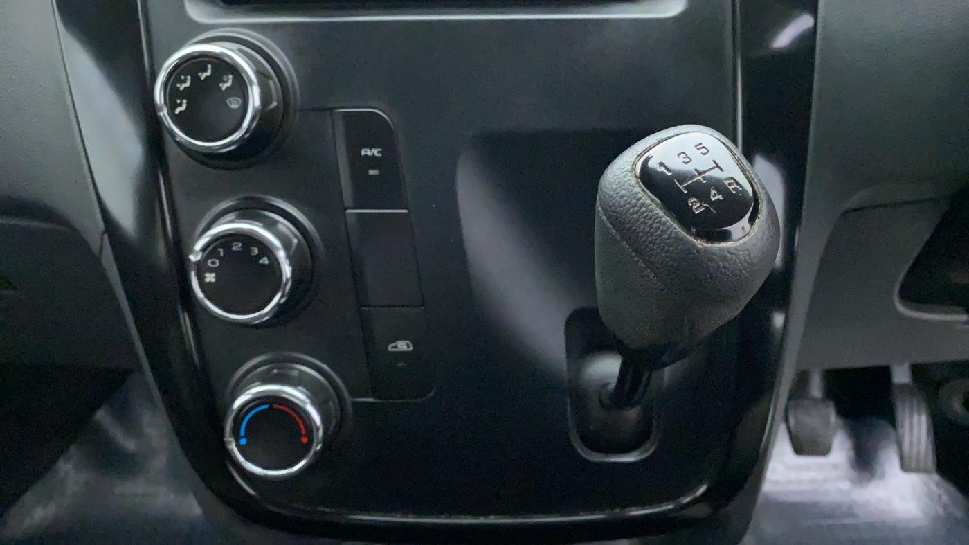 2019 Mahindra Kuv100 K2 TRIP CNG, CNG, Manual, 33,292 km, Gear Lever