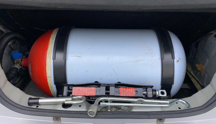 2019 Mahindra Kuv100 K2 TRIP CNG, CNG, Manual, 33,292 km, Boot Inside
