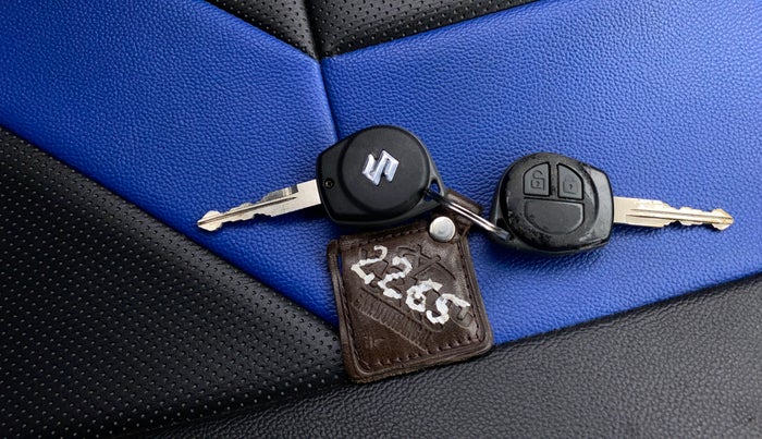 2013 Maruti Swift VXI, Petrol, Manual, 74,583 km, Key Close Up