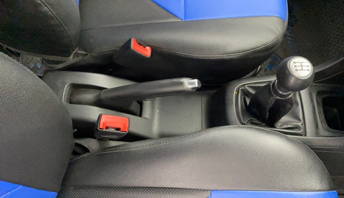 2013 Maruti Swift VXI, Petrol, Manual, 74,583 km, Gear Lever