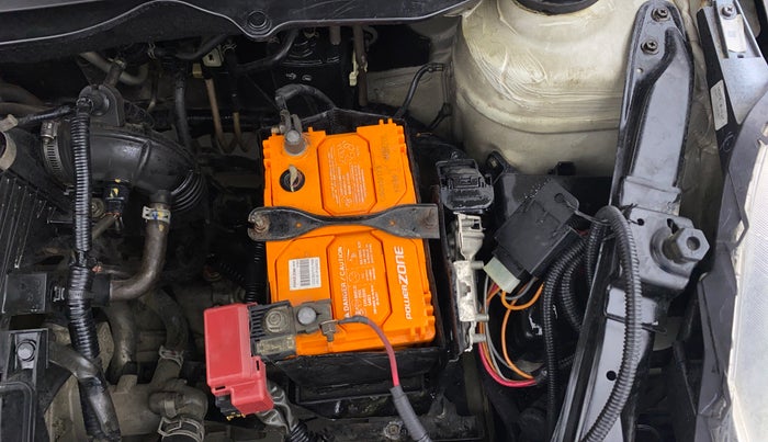 2013 Maruti Swift VXI, Petrol, Manual, 74,583 km, Engine View - Left
