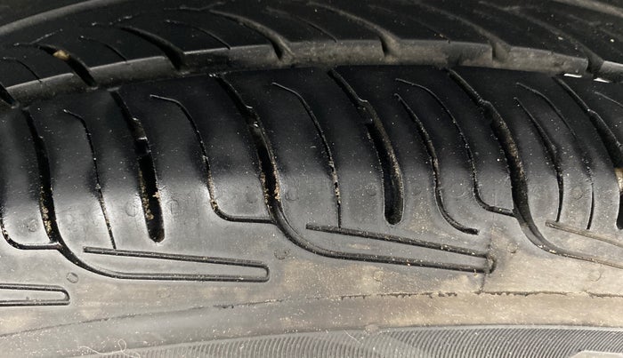 2018 Maruti Swift VXI AMT, Petrol, Automatic, 73,746 km, Left Rear Tyre Tread