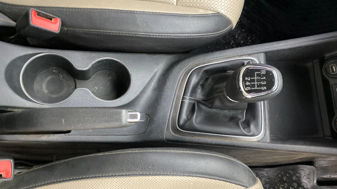 2018 Hyundai Verna 1.6 SX (O) CRDI MT, Diesel, Manual, 88,512 km, Gear Lever