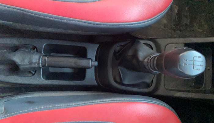 2017 Renault Kwid RXT 1.0, Petrol, Manual, 47,842 km, Gear Lever