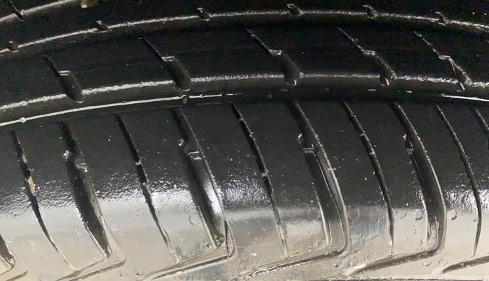 2017 Renault Kwid RXT 1.0, Petrol, Manual, 47,842 km, Left Front Tyre Tread