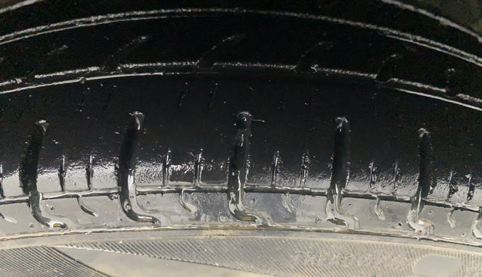 2017 Renault Kwid RXT 1.0, Petrol, Manual, 47,842 km, Right Front Tyre Tread