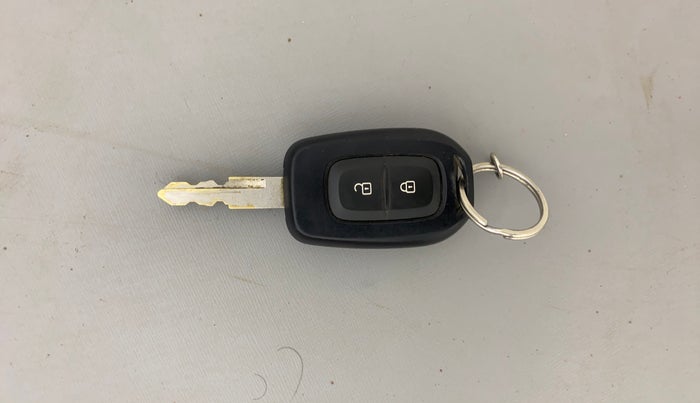 2017 Renault Kwid RXT 1.0, Petrol, Manual, 47,842 km, Key Close Up